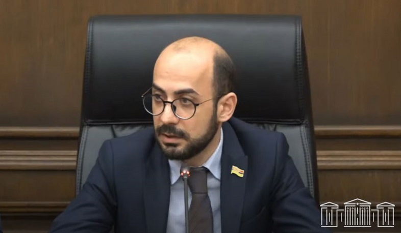 Վարչապետն ուներ կոնկրետ ասելիք ընդդիմադիրներին. այդ փաստով պայմանավորված՝ միանգամից փախան դահլիճից. Հովհաննիսյան