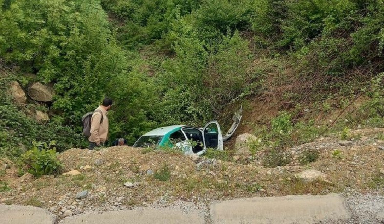 Polis Azərbaycan kalonası tərəfindən artsaxlıya məxsus avtomobilin qəzaya uğramasının təfərrüatlarını araşdırır