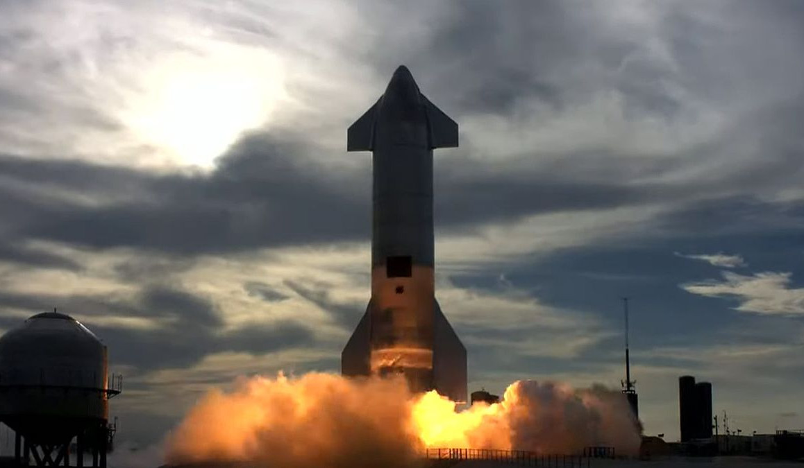 SpaceX capsule splashes down, bringing 4 astronauts home from 6-month mission