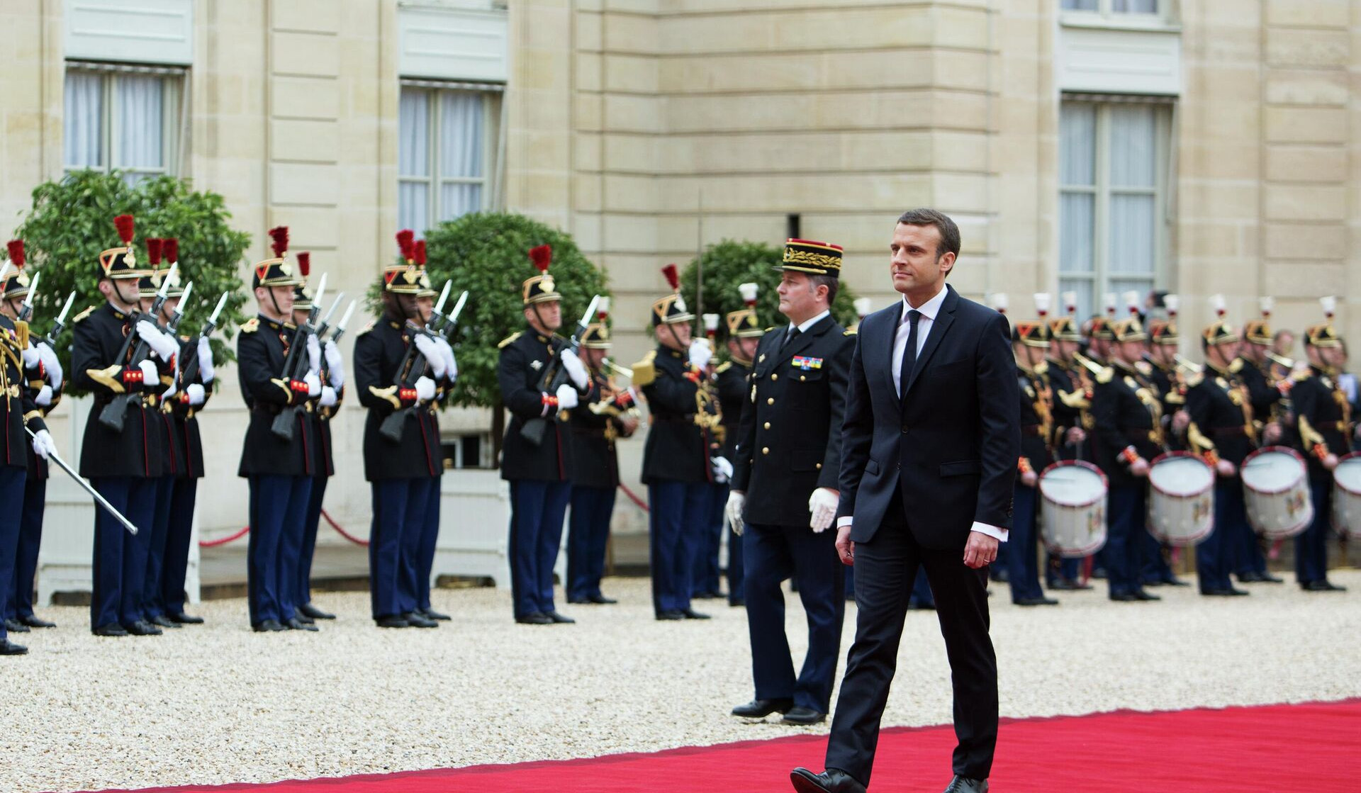 В Елисейском дворце прошла инаугурация президента Франции Эмманюэля Макрона