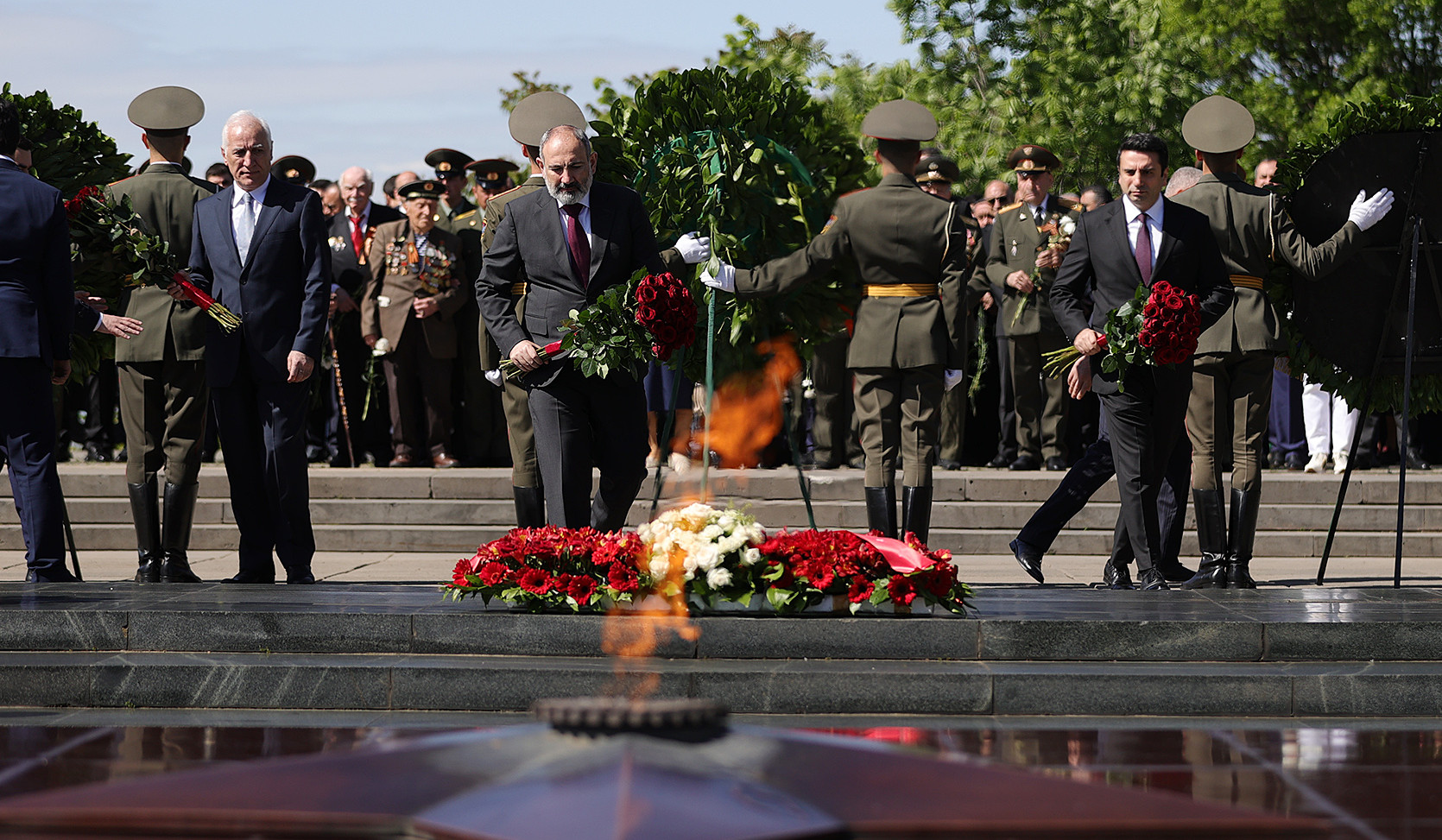 On occasion of Victory and Peace Day, Prime Minister Pashinyan visited Victory Park