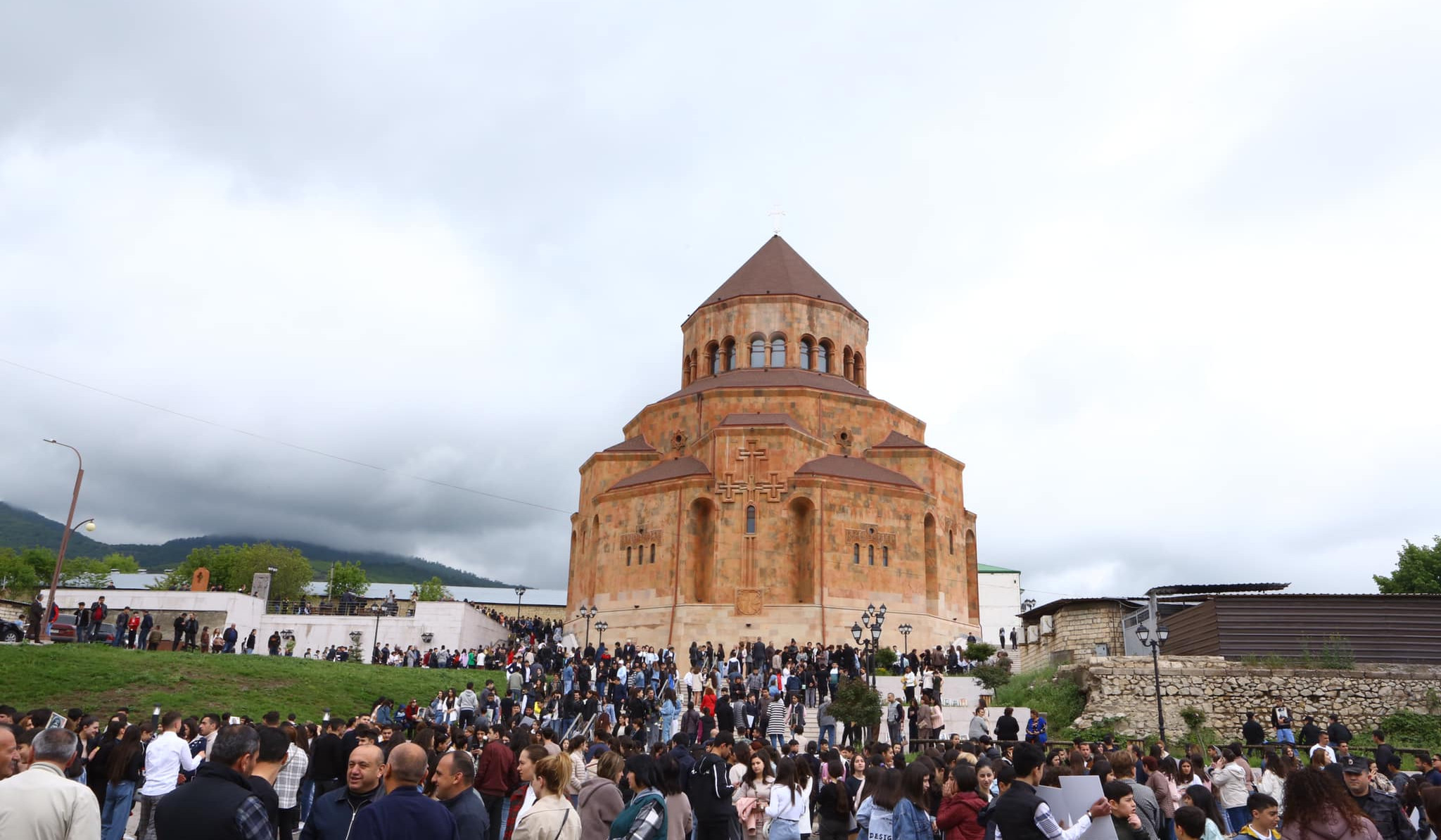 Ստեփանակերտի քաղաքապետը մասնակցել է Մայր Տաճարում կատարված հոգեհանգստի կարգին