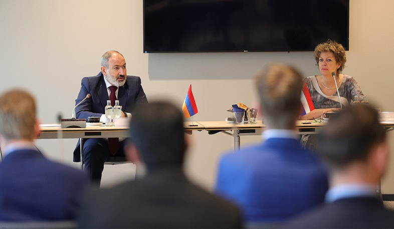 Nikol Paşinyan Niderlandda iş adamlarına Ermənistana investisiya imkanlarını təqdim edib