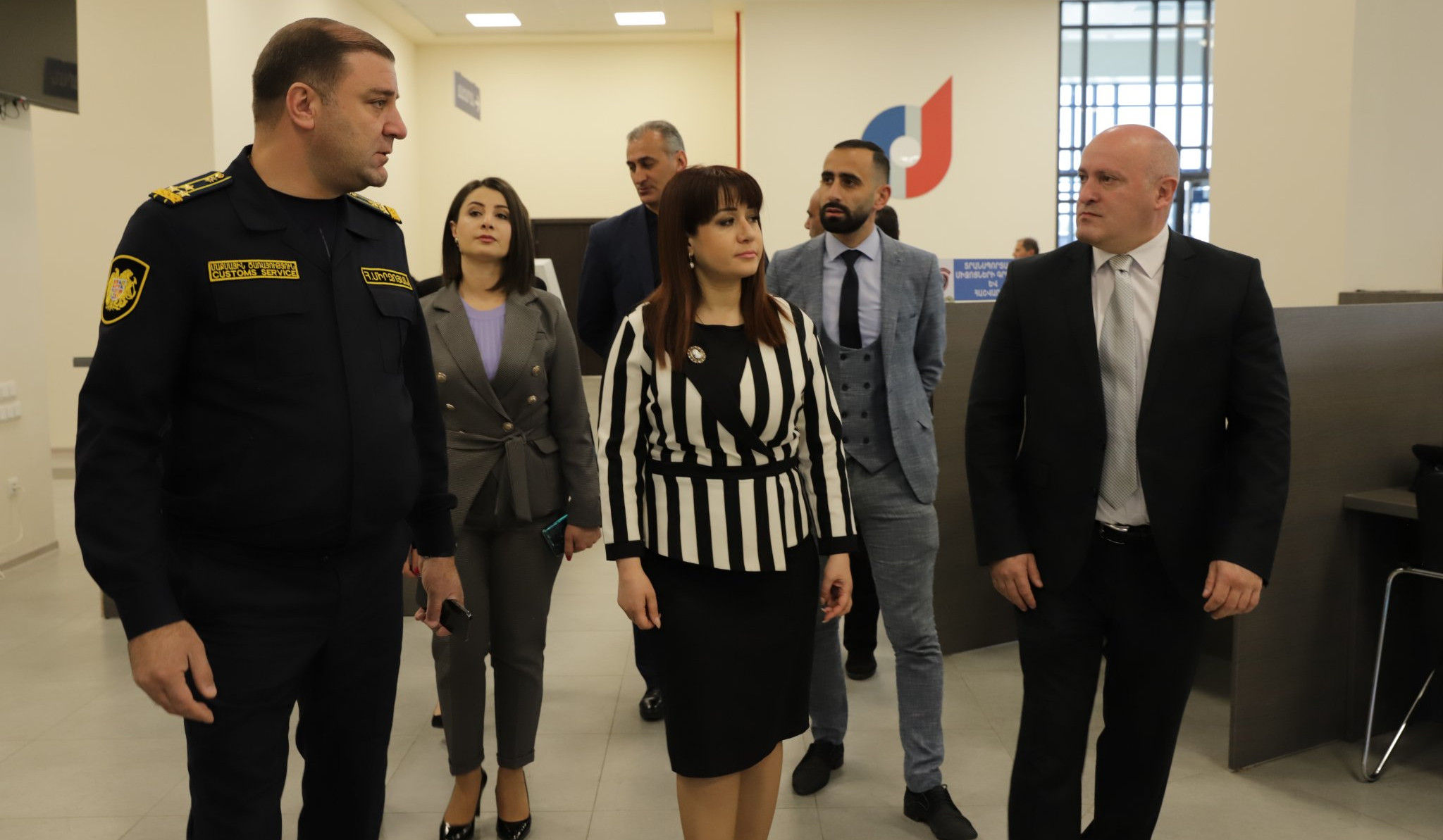 Շիրակի մարզպետն այցելել է ՊԵԿ հյուսիսային մաքսատան վարչություն, ծանոթացել աշխատանքներին