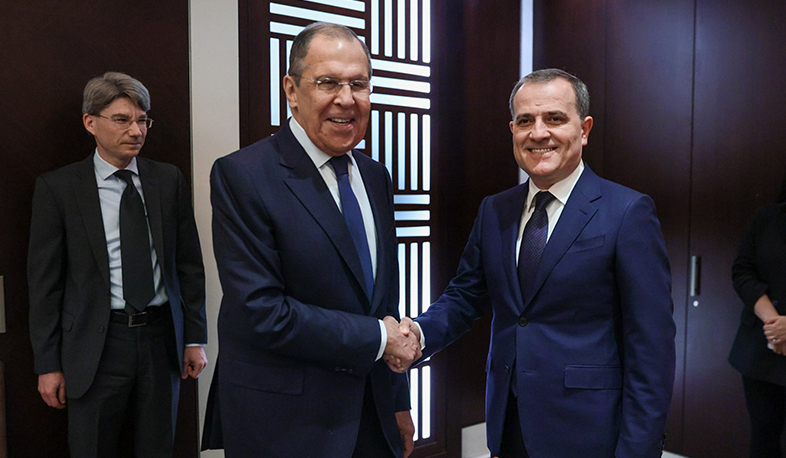 Лавров и Байрамов провели двустороннюю встречу в Душанбе