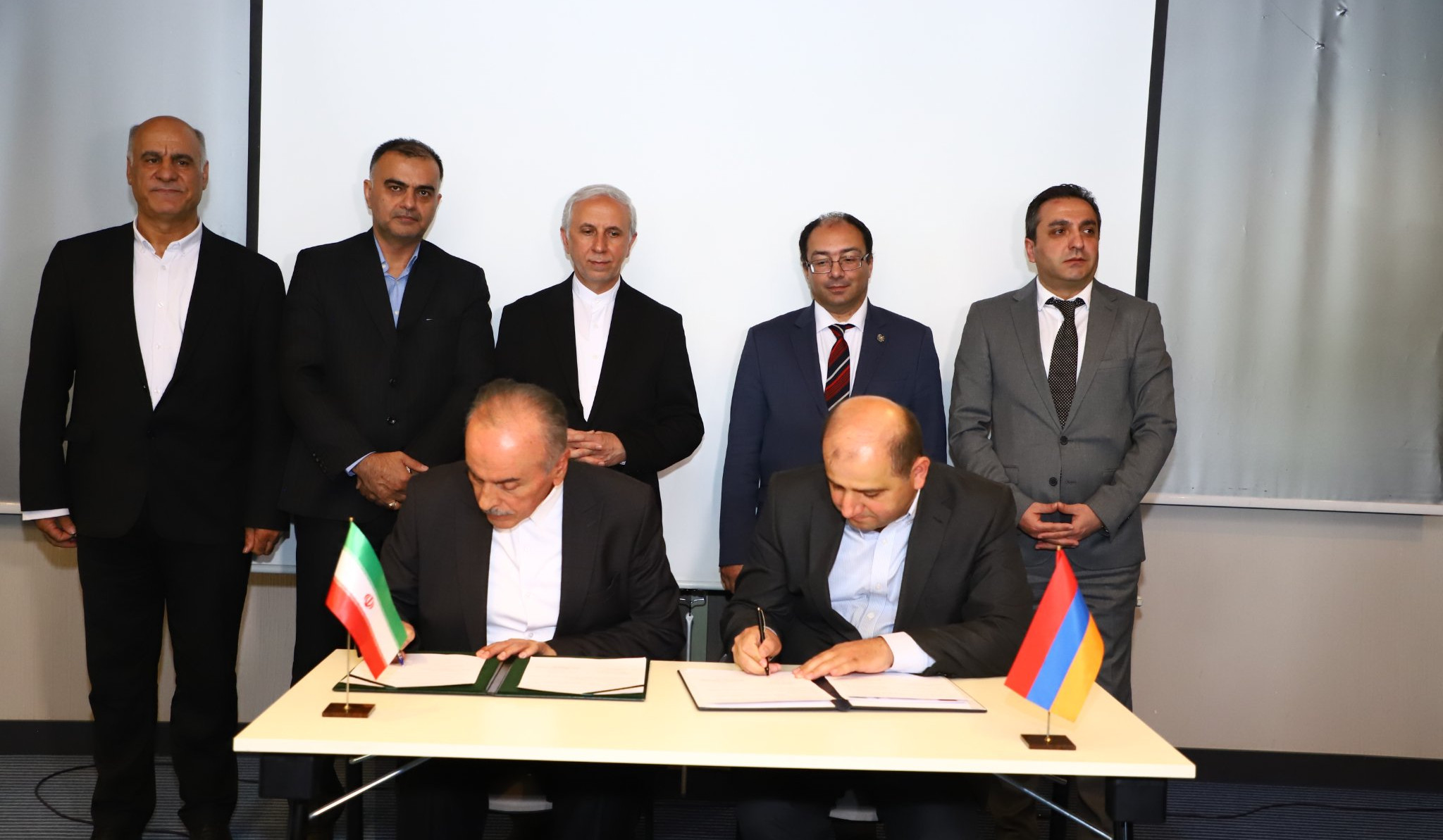 «Մեղրի» և «Արաս» տնտեսական գոտիները փոխըմբռնման հուշագիր են ստորագրել