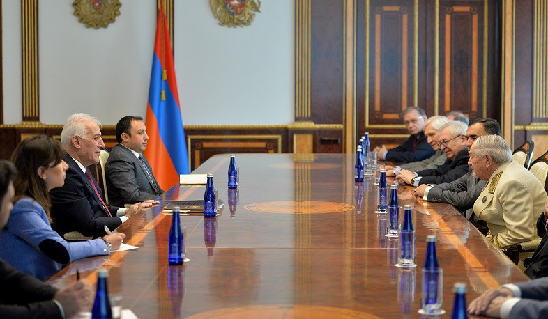 Վահագն Խաչատուրյանն ընդունել է ԽՍՀՄ և Ռուսաստանի Դաշնության մի խումբ դեսպանների