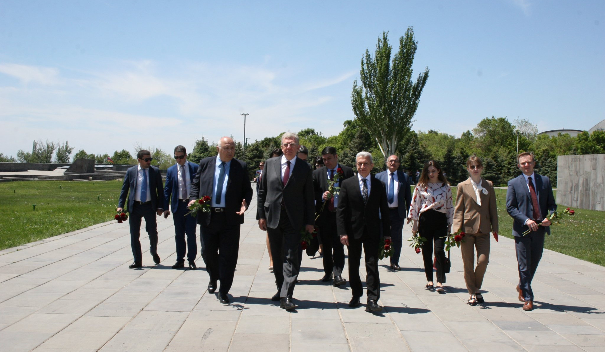 Председатель Счетной палаты РФ Алексей Кудрин посетил мемориальный комплекс «Цицернакаберд»