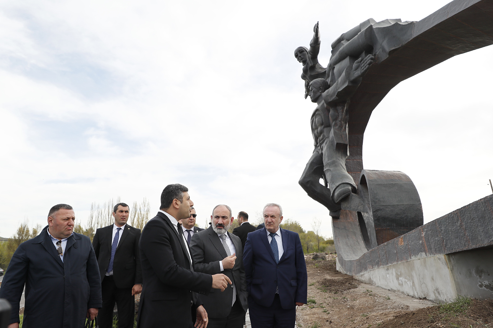 Վարչապետը ծանոթացել է «Անվերջության ժապավեն» և «Արձագանք» արձանների վերականգնման աշխատանքներին