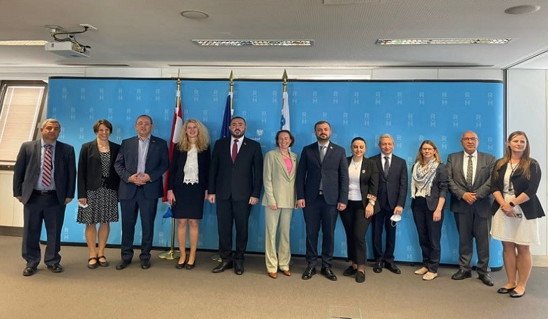 Armenian Parliament’s Chief of Staff, Secretary General meets with Secretary General of Austrian Parliament