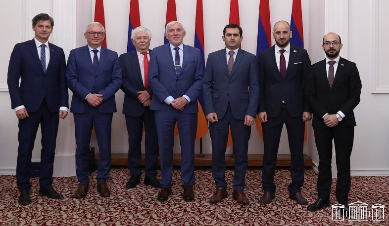 Армения рассчитывает на политическую поддержку Чешской Республики в вопросе либерализации визового режима: Акоп Аршакян