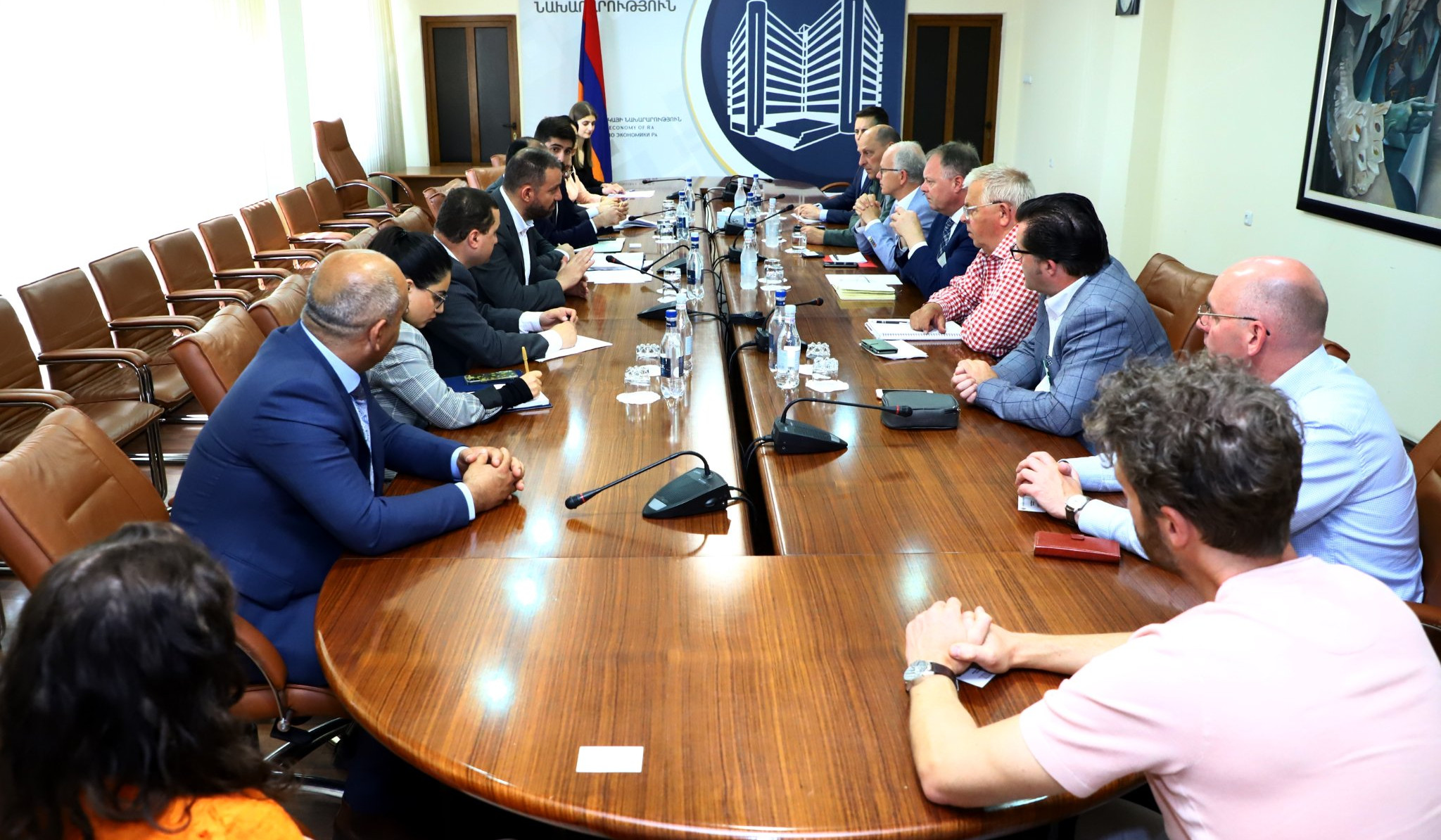 Փոխգործակցության լավ հեռանկար գյուղատնտեսության և ՏՏ ոլորտներում. Վահան Քերոբյանը հանդիպել է նիդերլանդացի գործարարների հետ