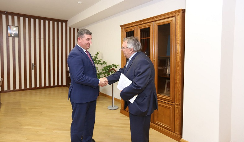 Issue of production of small aircrafts by Czech company in Stepanavan discussed