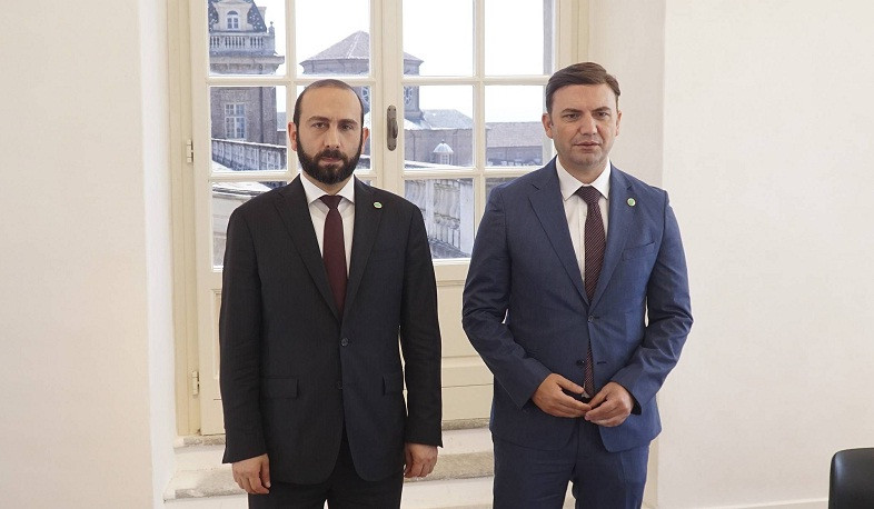 Ararat Mirzoyan briefs North Macedonian counterpart on Armenia's position on peaceful settlement of Nagorno-Karabakh conflict