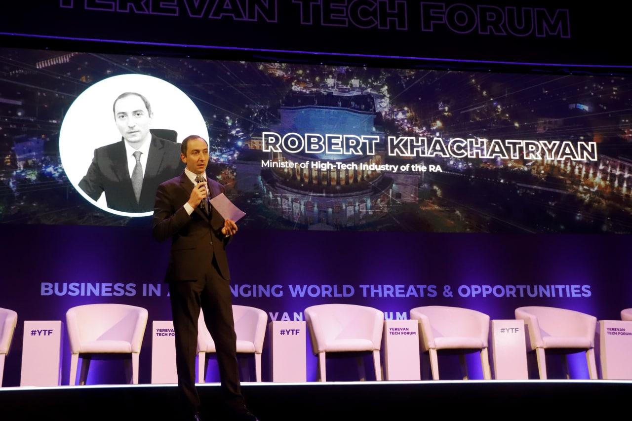 ԲՏԱ նախարար Ռոբերտ Խաչատրյանը մասնակցել է «Երևան թեք ֆորում 2022»-ին