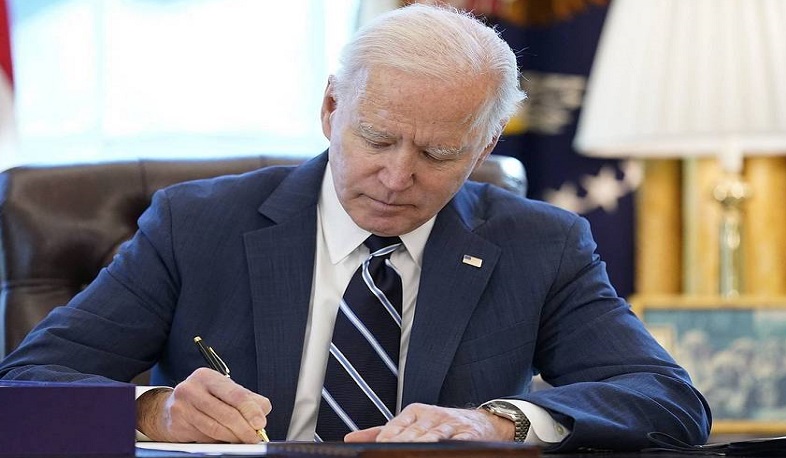Байден подписал закон о предоставлении помощи Украине на $40 млрд