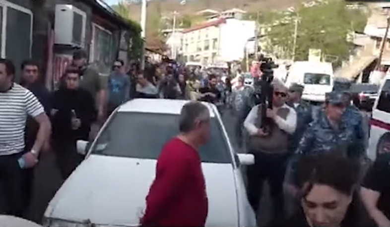 Պարզվել է ընդդիմության քայլերթի ժամանակ խուլիգանություն կատարած անձանցից մեկի ինքնությունը. ՔԿ