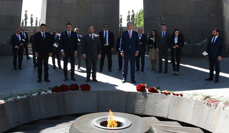 Çernoqoriya prezidenti Erməni Soyqırımı Memorialını ziyarət edib