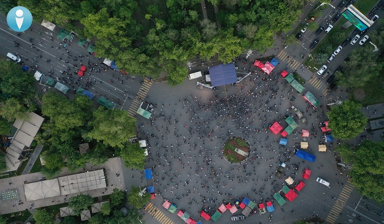 Ժամը 20:08-ի դրությամբ Ֆրանսիայի հրապարակում և հարակից տարածքներում գտնվել է շուրջ 2650 մարդ. ԻՔՄ