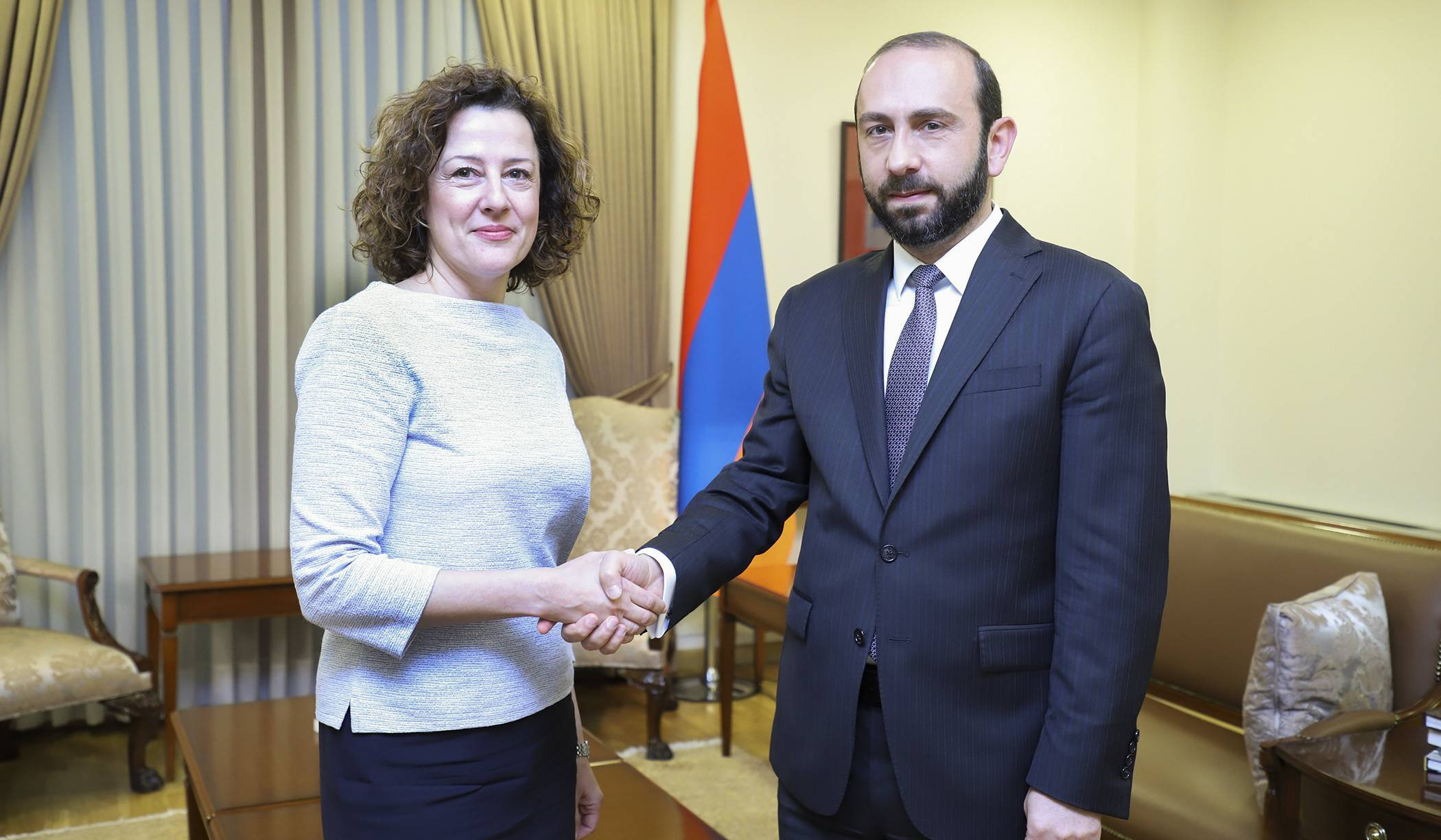 Министр иностранных дел РА и Заместитель министра иностранных дел Болгарии обсудил вопросы, связанные с экономическим и культурным сотрудничеством