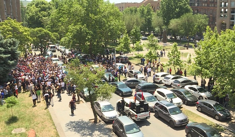 Ընդդիմության ակցիաներից 5 անձ բերման է ենթարկվել, 2 ոստիկան տեղափոխվել է հիվանդանոց