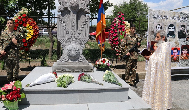 Արբաթ բնակավայրում բացվել է հուշարձան`  նվիրված Արցախյան պատերազմում հանուն հայրենիքի զոհված քաջորդիների հիշատակին