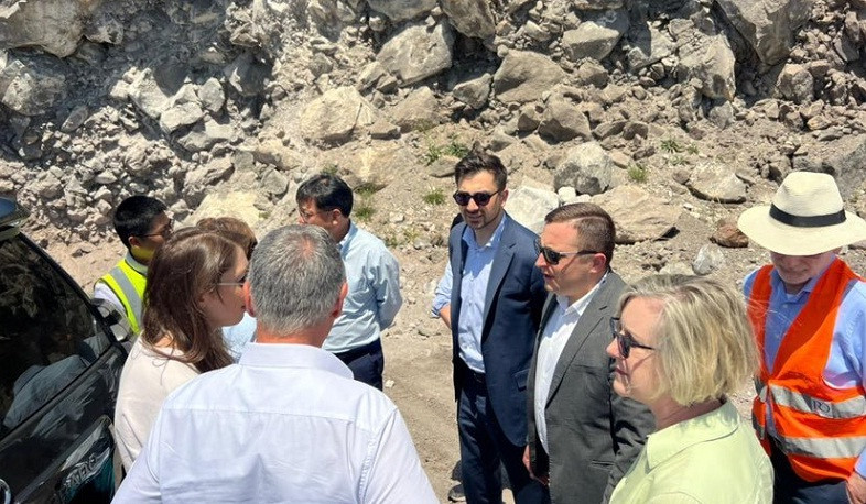 ԱԶԲ ներկայացուցիչներն այցելել են Հյուսիս-հարավ ճանապարհային միջանցք