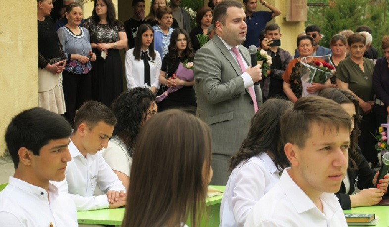 Կարեն Թռչունյանը Վանաձորում մասնակցել է Վերջին դասի տոնական միջոցառմանը