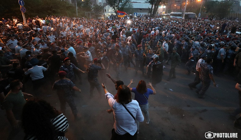 Բախում ցուցարարների ու ոստիկանների միջև. «Հերացի» հիվանդանոց է տեղափոխվել 7 քաղաքացի