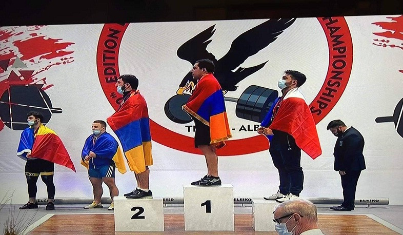 Давид Ованнисян стал чемпионом, Ара Аганян - вице-чемпионом Европы по тяжелой атлетике