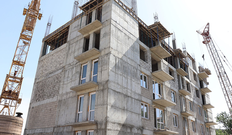 Ստեփանակերտում շարունակվում է բնակելի նոր թաղամասի շինարարությունը