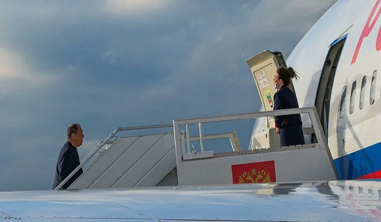 Болгария, Северная Македония и Черногория закрыли небо для самолета Лаврова