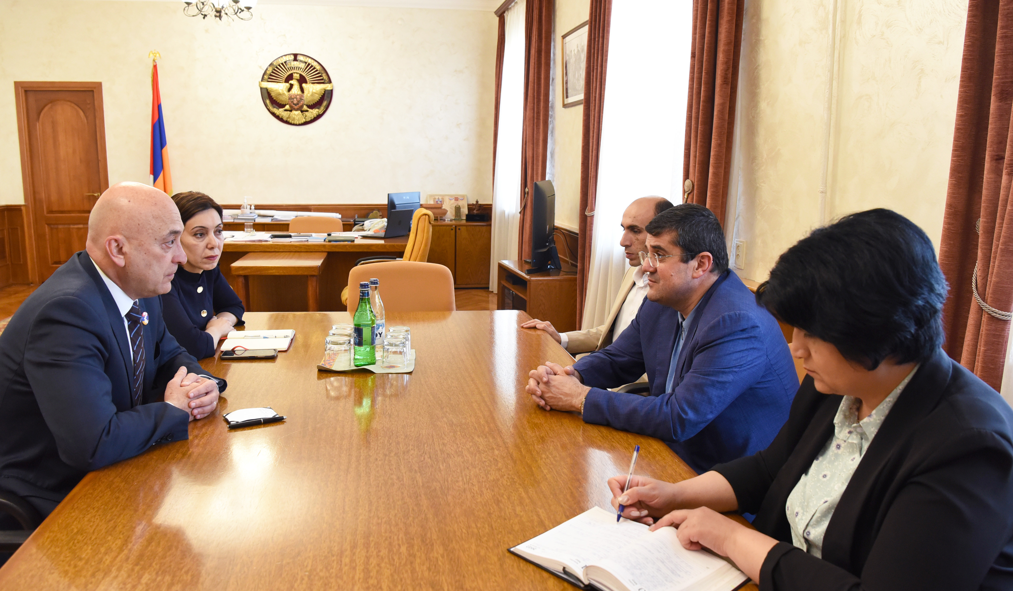 Արայիկ Հարությունյանը և Վազգեն Յակուբյանը քննարկել են ՀԲԸՄ արցախյան ծրագրերի ընթացքը և հեռանկարները