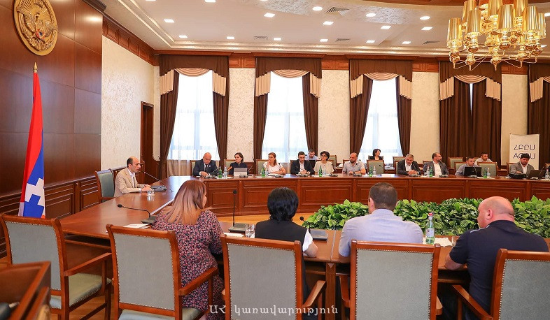 Հումանիտարից՝ զարգացման ծրագրեր. Արտակ Բեգլարյանը մասնակցել է ՀԲԸՄ-ի՝ Արցախի սոցիալ-տնտեսական զարգացման ծրագրի շնորհանդեսին