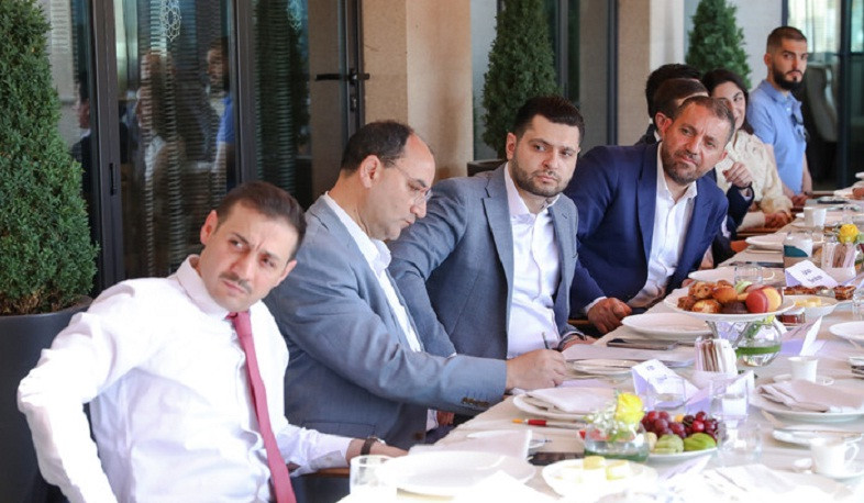 Փոխվարչապետ Մաթևոսյանը հանդիպել է Հայաստանում օտարերկրյա ներդրումներով ընկերությունների շուրջ երկու տասնյակ ղեկավարների հետ