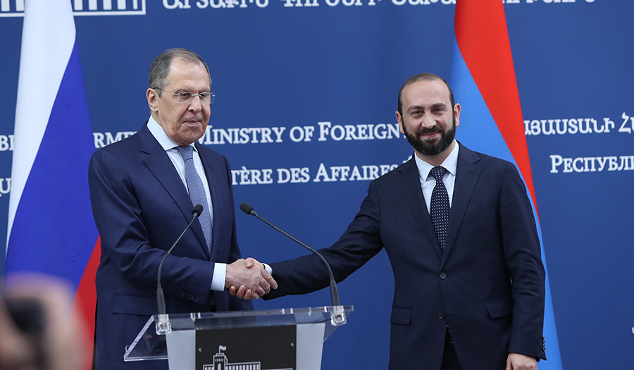 Разблокирования  коммуникаций , будет основываться на абсолютном суверенитете территории Армении: Лавров