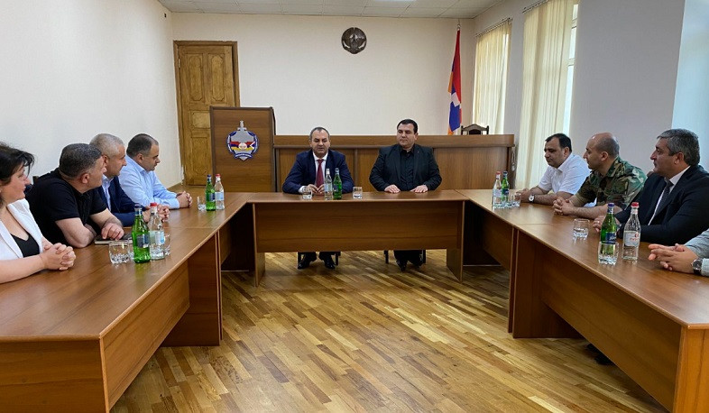 Արթուր Դավթյանը հյուրընկալվել է Արցախի գլխավոր դատախազությունում