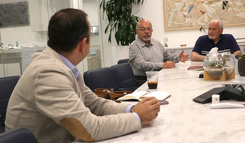 Զարեհ Սինանյանը հանդիպել է Հայ կրթական հիմնարկության ղեկավար կազմի հետ