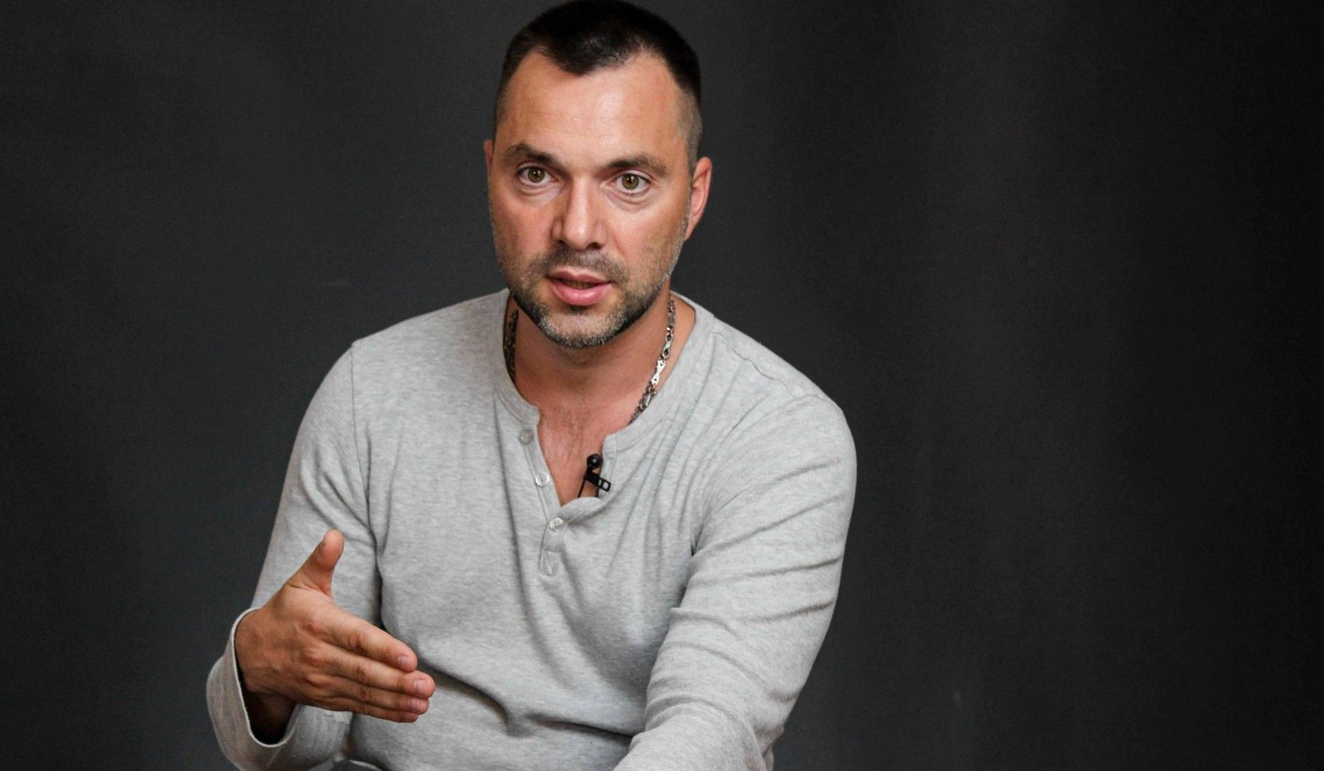 Украинская армия в целом потеряла до 10 тысяч бойцов: Арестович