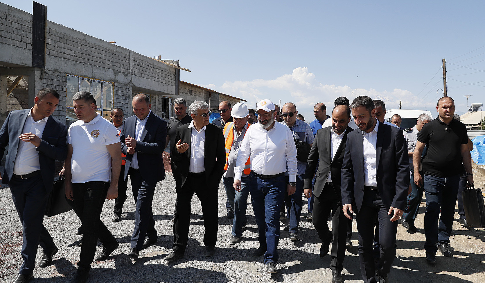 ՀՀ վարչապետն Արարատի մարզում ծանոթացել է սուբվենցիոն ծրագրերով իրականացվող աշխատանքների ընթացքին