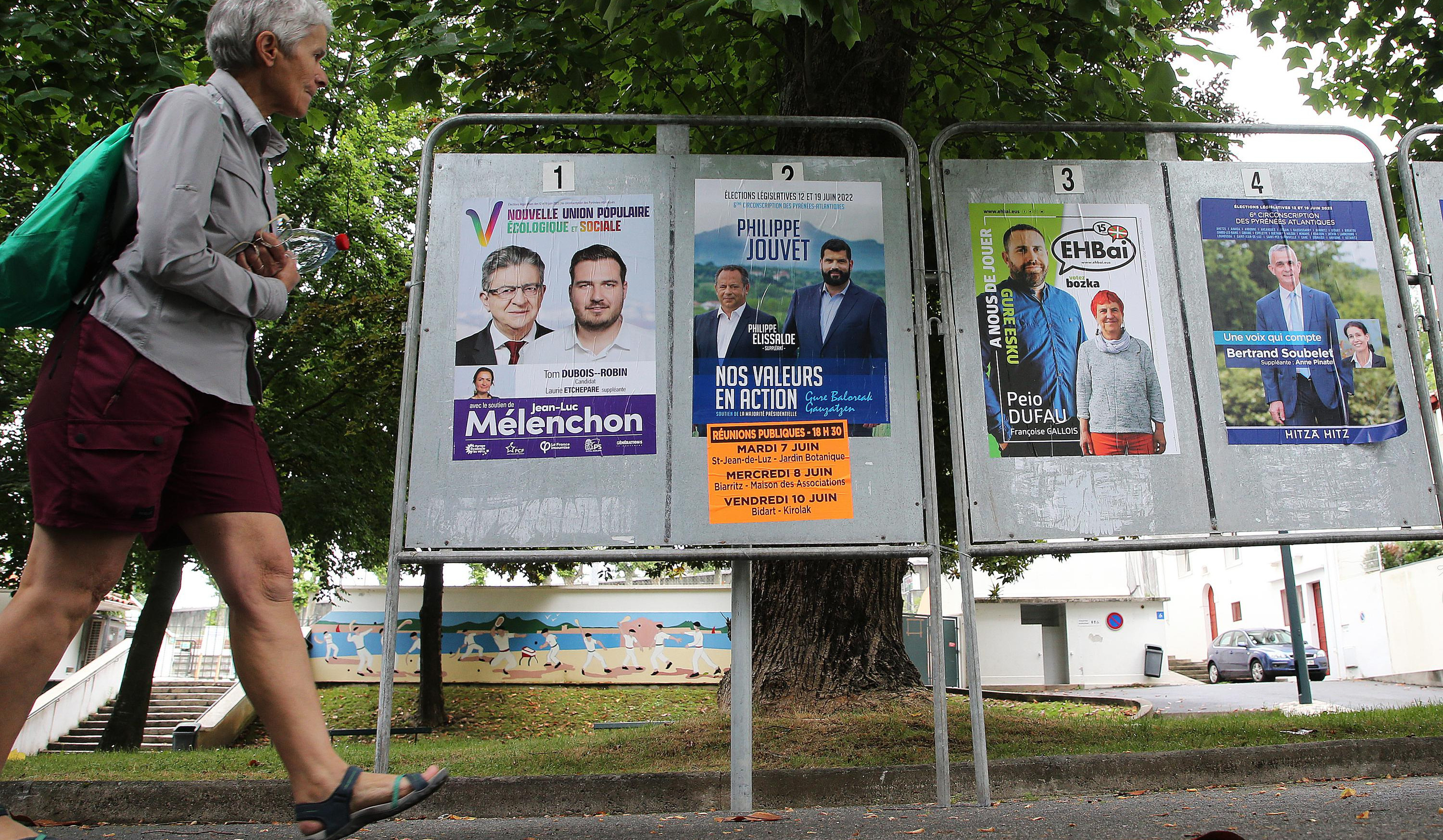 Leftwing alliance makes strong first-round showing in French election