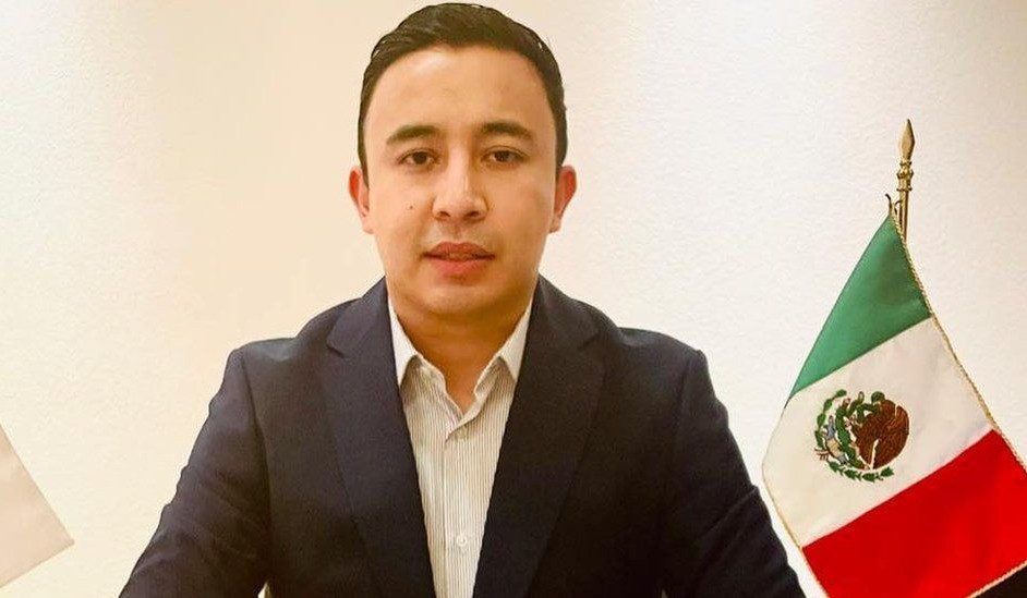 Mexican politician lynched after WhatsApp rumours