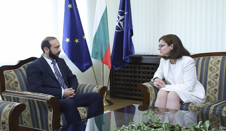 Арарат Мирзоян и министр ИД Болгарии подчеркнули посредническую роль сопредседательства Минской группы ОБСЕ в продвижении мирного процесса по урегулированию нагорно-карабахского конфликта