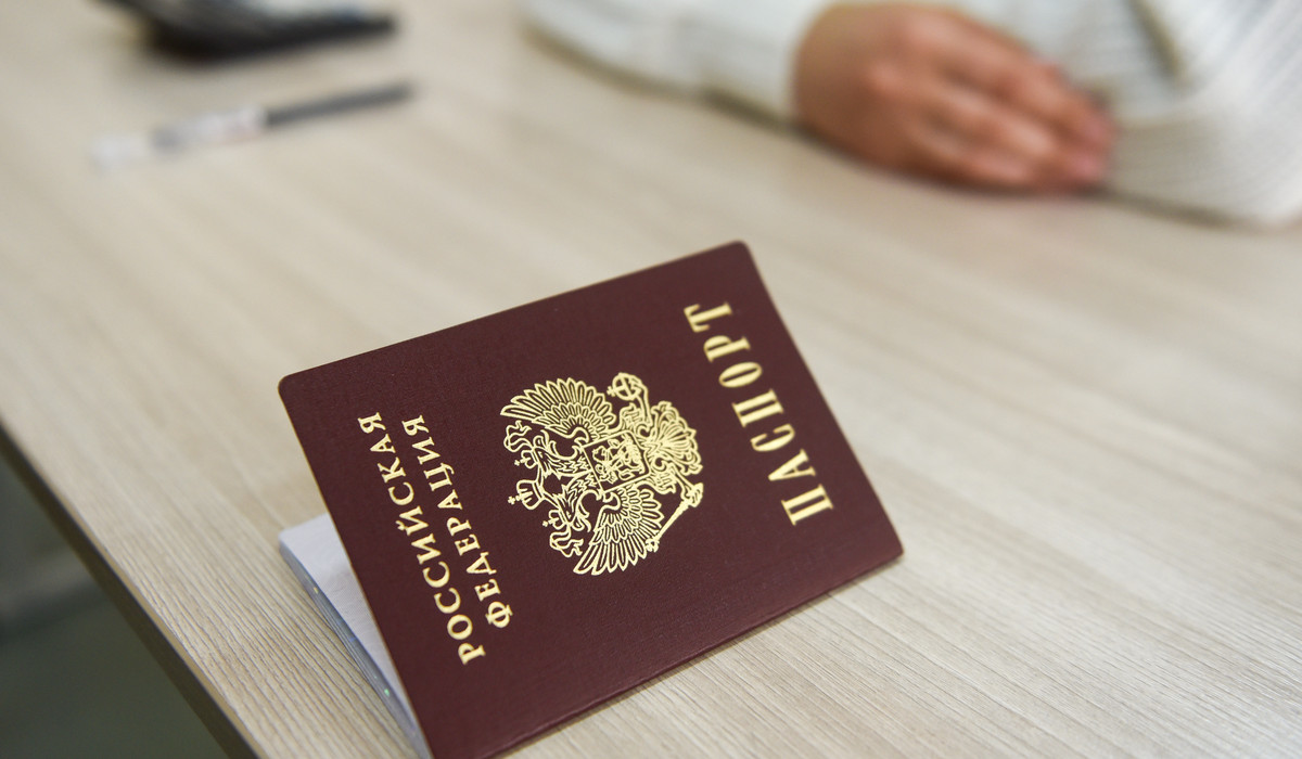 People from all over Kherson region start applying for Russian passports