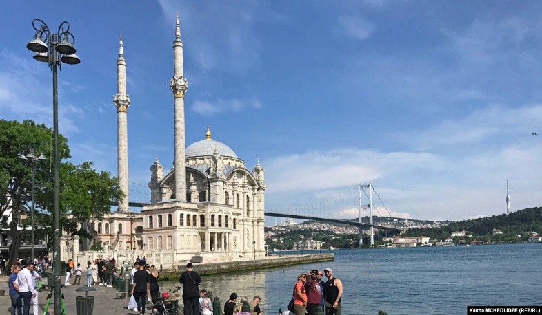 Turkey tightens rules on migrants