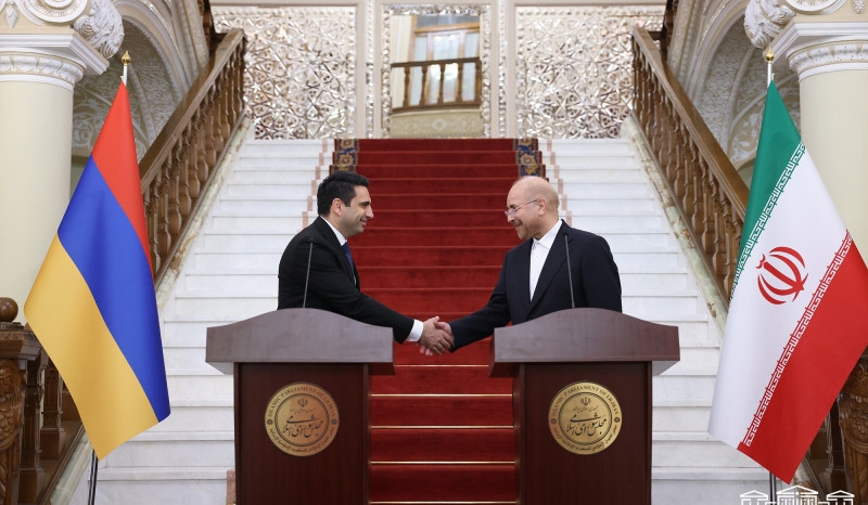 Alen Simonyan İran İslam Respublikasına rəsmi səfərə gəlib