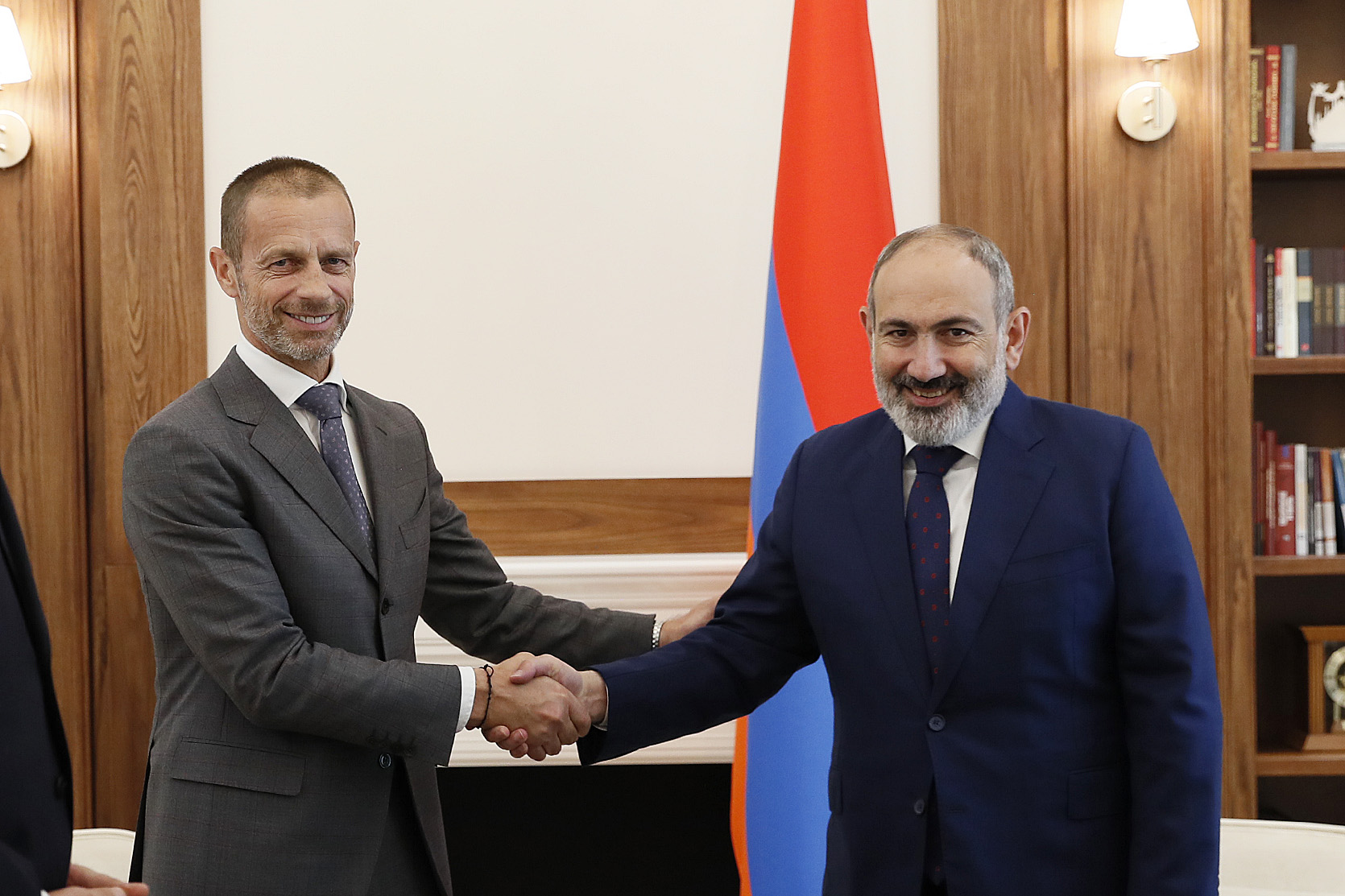 ՈՒԵՖԱ-ն շարունակելու է ակտիվորեն աջակցել ՀՀ-ում ֆուտբոլի զարգացմանը. Նիկոլ Փաշինյանն ընդունել է Ալեքսանդր Չեֆերինին