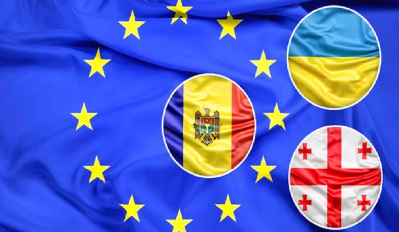 European Commission plans to offer Ukraine and Moldova EU candidate status: Bloomberg