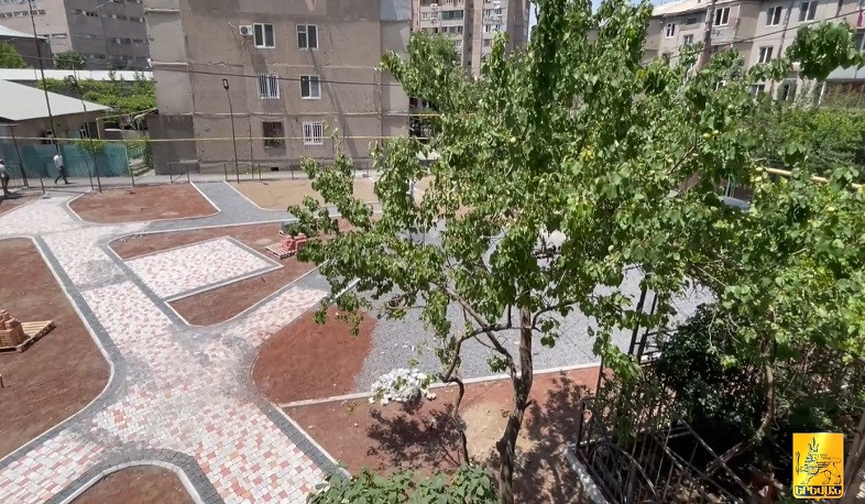 Ավտոտնակների ու ցանկապատերով զավթած տարածքների փոխարեն՝ նոր բակեր