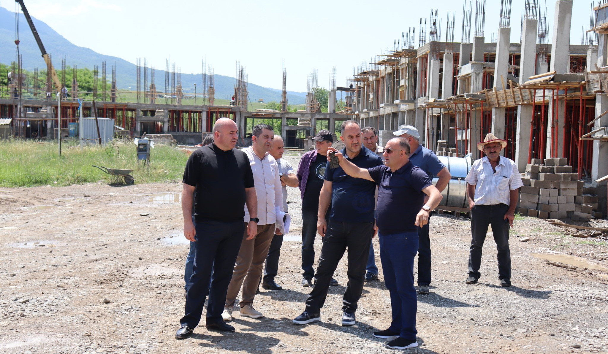 “Hayastan” Ümumerməni Fondunun direktor müavini Artsaxda fond tərəfindən maliyyələşdirilən tikinti işlərini izləyir